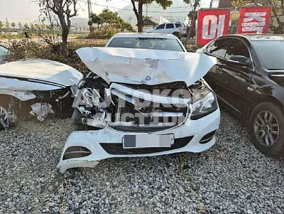 2014, Mercedes-Benz / E 220, 226279 км., diesel, 2143 куб.см.