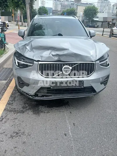 2024, Volvo / XC40, 36012 км., gas