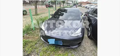 2020, Tesla / Model 3, 72106 км., electric, 225 куб.см.