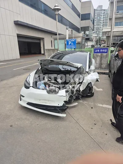2020, Tesla / Model 3, VIN: 5YJ3E1EB0LF726865, 104778 км., electric
