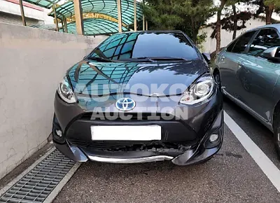2020, Toyota / Prius C, VIN: JTDKDTB39L1633522, 61950 км., hybrid