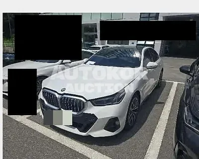 2024, BMW / 520, 12481 км., hybrid, 1998 куб.см.