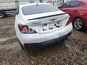2018, Genesis / G70, 75042 км., gas, 3342 куб.см.