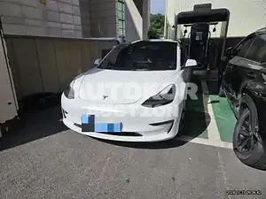 2022, Tesla / Model 3, 35000 км., electric