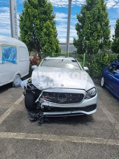 2018, Mercedes-Benz / E 300, VIN: WDDZF4KB6JA379762, 117167 км., gas