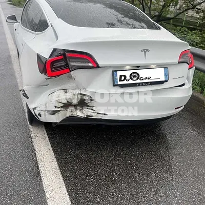 2020, Tesla / Model 3, VIN: 5YJ3E1EB5LF648972, 41401 км., electric