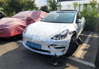 2021, Tesla / Model 3, VIN: 5YJ3E1EB1MF952236, 75379 км., electric