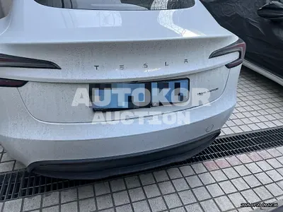 2024, Tesla / Model 3, 31977 км., electric