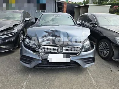 2020, Mercedes-Benz / E 300, 69990 км., gas, 2000 куб.см.