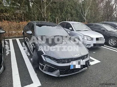 2024, BMW / B5, 14028 км., gas