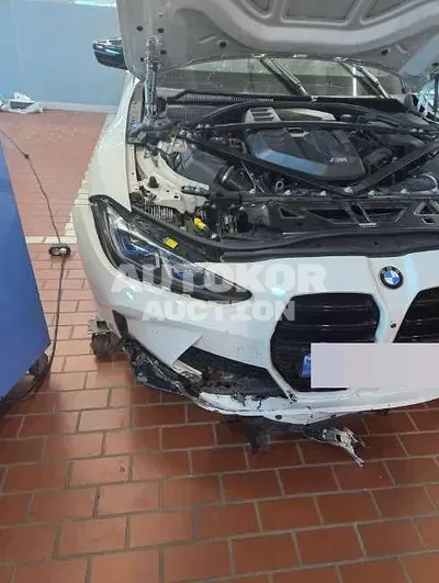 2023, BMW / M4, gas