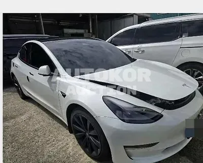 2021, Tesla / Model 3, 78951 км., electric, 2360 куб.см.
