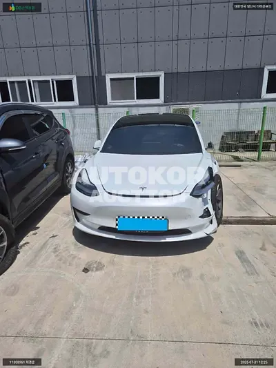 2020, Tesla / Model 3, VIN: 5YJ3E1EB5LF724755, 20452 км., electric