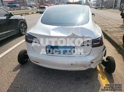 2020, Tesla / Model 3, 87396 км., electric, 225 куб.см.