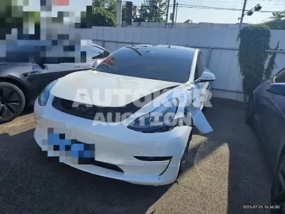 2021, Tesla / Model 3, 125556 км., electric