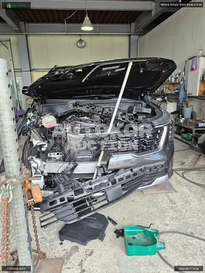 2023, Kia / Sorento, VIN: KNARJ81FGRA245867, 14393 км., gas