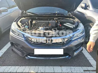 2017, Honda / Accord, VIN: 1HGCR2680HA515827, 72180 км., gas
