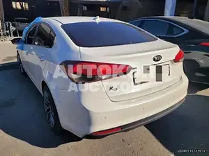 2016, BMW / Z1, VIN: KNAFK412BHA672723, 150000 км., gas