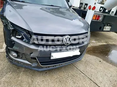 2015, Volkswagen / Tiguan, VIN: WVGZZZ5NZFW537392, 220201 км., diesel