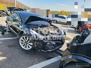 2020, Tesla / Model 3, VIN: 5YJ3E1EB7LF654420, 20000 км., electric