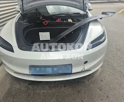 2025, Tesla / Model 3, 19767 км., electric