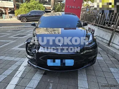 2022, Tesla / Model 3, 37823 км., electric