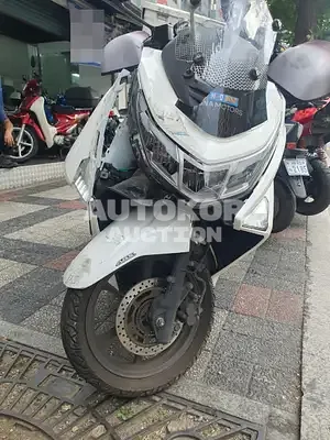 2023, BMW / 125, gas