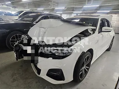 2020, BMW / 330, 25628 км., hybrid