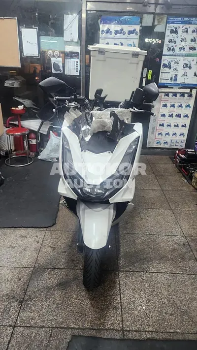 2021, BMW / 125, gas
