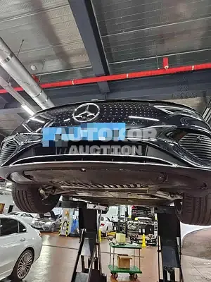 2022, Mercedes-Benz / E 350, 8000 км., electric