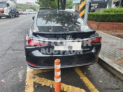 2023, Lexus / ES 300, 10895 км., hybrid