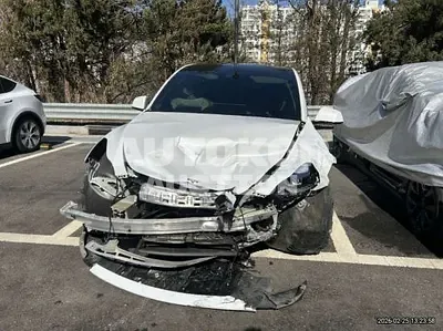 2024, Tesla / Model Y, 30000 км., electric
