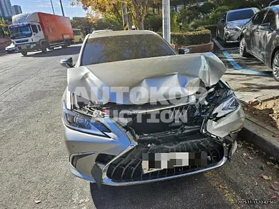 2023, Lexus / ES 300, 182224 км., hybrid