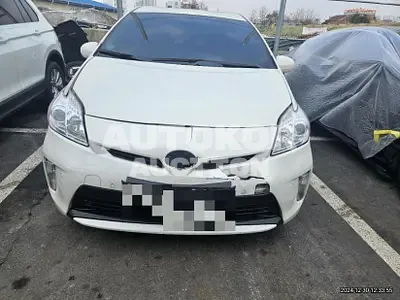 2014, Toyota / Prius, 132326 км., hybrid