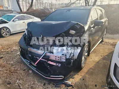 2022, Toyota / Sienna, VIN: 5TDGRKEC6NS106105, 9586 км., hybrid