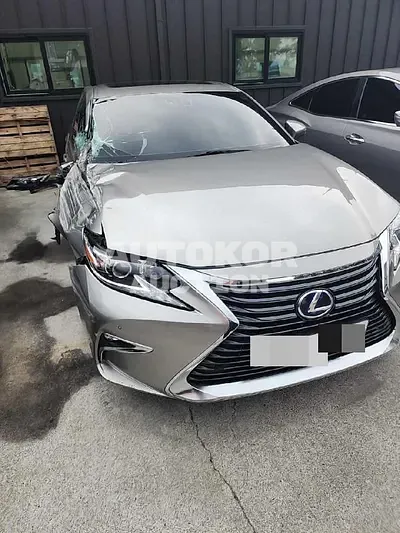 2018, Lexus / ES 300, 39631 км., hybrid, 2494 куб.см.