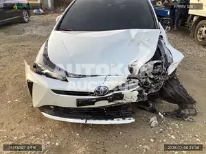 2022, Toyota / Prius, VIN: JTDKAMFUXN3180326, hybrid