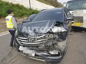 2015, Hyundai / Santa FE, VIN: KMHSW81UBGU555736, diesel, 1995 куб.см.
