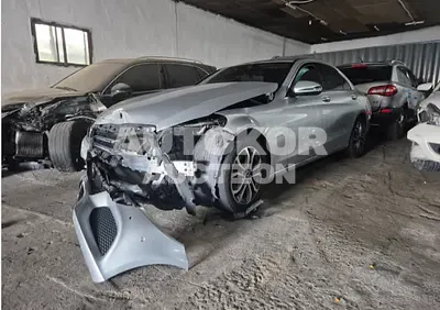 2017, Mercedes-Benz / C 200, 122986 км., gas