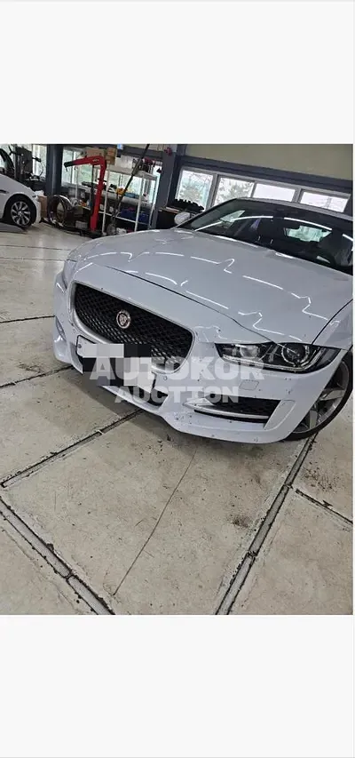 2016, Jaguar / XE, 124395 км., diesel, 2000 куб.см.