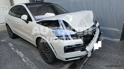 2024, Porsche / Cayenne Coupe, gas