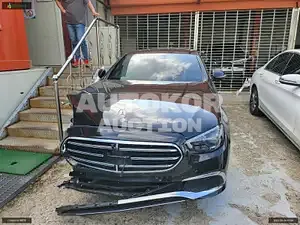 2021, Mercedes-Benz / E 300, VIN: W1KZF5EB0MA947056, hybrid