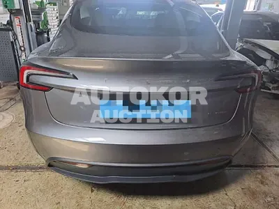 2025, Tesla / Model 3, 18500 км., electric