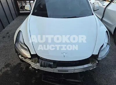 2022, Tesla / Model 3, VIN: 5YJ3E1EB6NF151366, 86212 км., electric