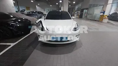 2022, Tesla / Model 3, 21864 км., electric