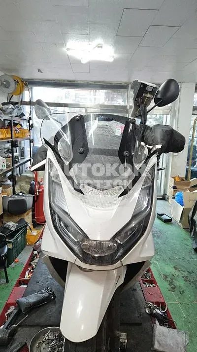 2021, BMW / 125, gas