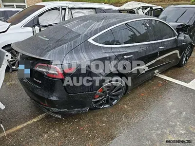 2020, Tesla / Model 3, 74893 км., electric