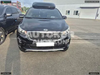 2018, Daimler / Limousine, VIN: KNAME81ABKS488015, 243267 км., diesel