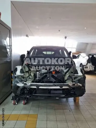 2025, Tesla / Model Y, 4947 км., electric