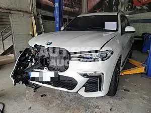 2022, BMW / 740, 2500 км., hybrid, 2993 куб.см.